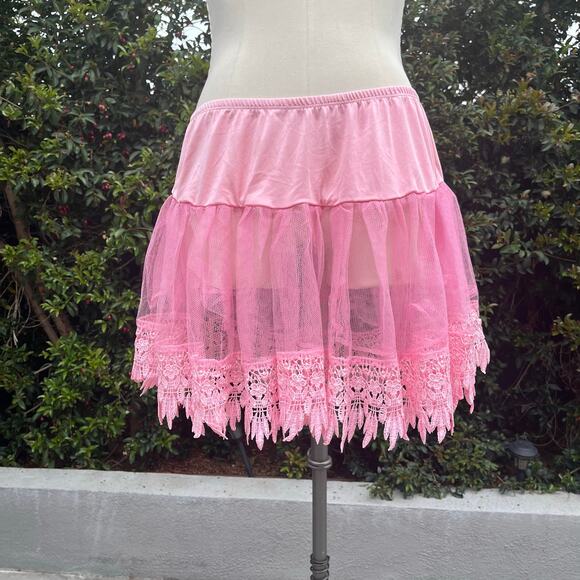 Seven ‘Til Midnight Pink Tear Drop Short Petticoat - Picture 2 of 6